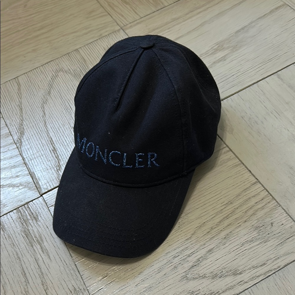 Moncler Black Cap